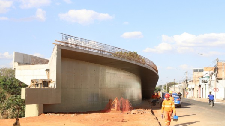 Notícia: Viaduto entre Sumaré e Hortolândia tem 43% da obra concluída, diz DER