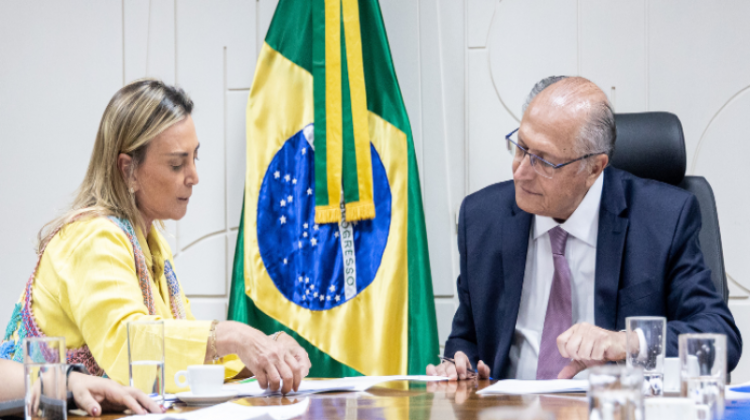 Notícia: CMEC defende políticas públicas para fortalecer o empreendedorismo feminino em reunião com vice-presidente Alckmin