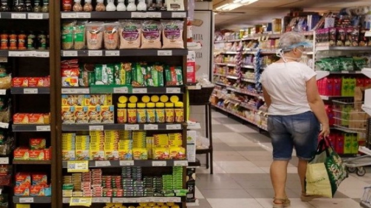 Notícia: Movimento do comércio sobe 0,9% no 1º semestre de 2022