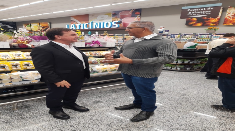 Notícia: Presidente da ACIAH prestigia inauguração do Supermercado Savegnago