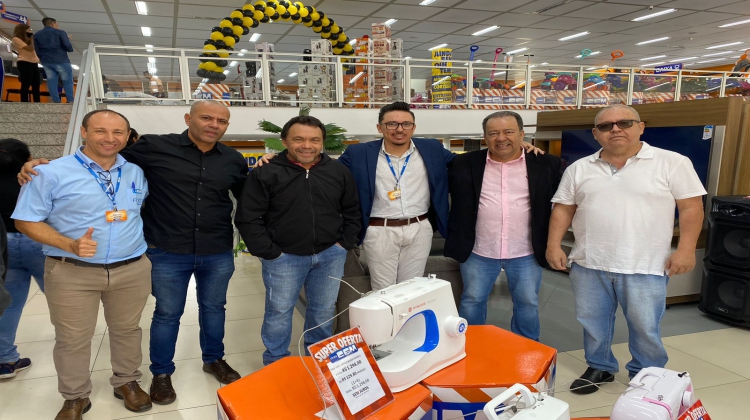 Notícia: Dirigente da ACIAH prestigia reinauguração da Loja CEM do Jardim Amanda 2 da cidade